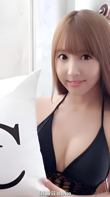 小白新手第一次做的主题，自测13.0系统可以运行。不知道里面的美女有没有人认识